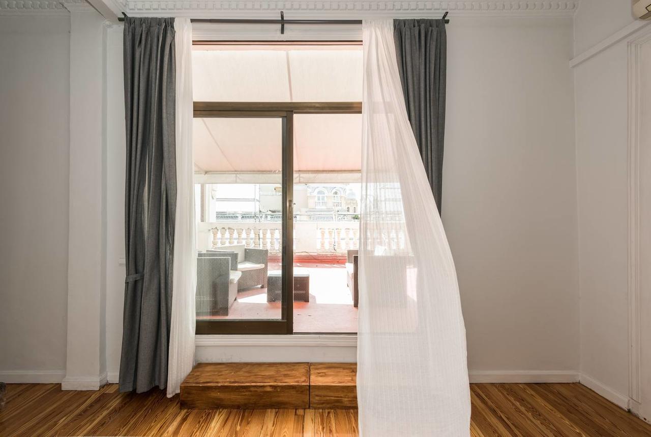 Апартаменты M&F Attic With Great Views Мадрид Экстерьер фото